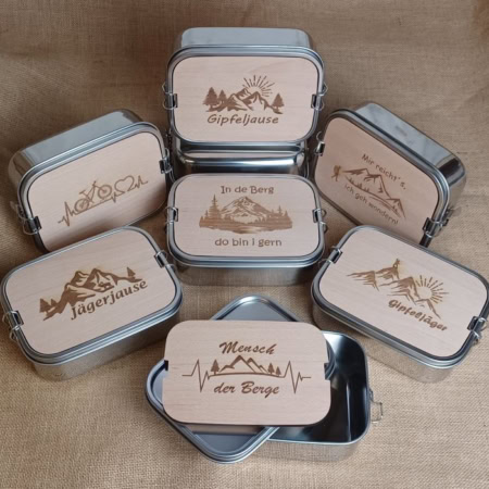 Edle Holzboxen mit Gravuren für Geschenke, Sammelstücke oder Accessoires.