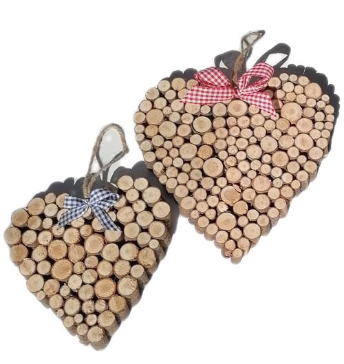 Holzherz mit Band für Dekoration oder Geschenkideen.