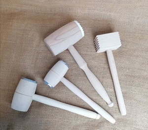 Hochwertige Holzwerkzeuge für Handwerkskunst, präzise und individuell hergestellt.