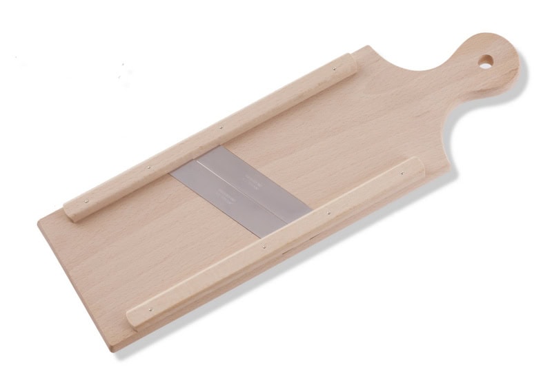 Holzschneidebrett mit Metallklinge, handgefertigt aus hochwertigem Holz. Perfekt für die nachhaltige Küche.