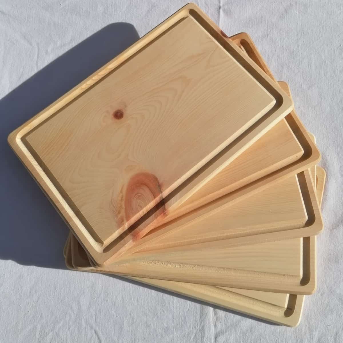 Hochwertige Schneidebretter aus Ischler Holz, naturbelassen, langlebig & nachhaltig. Perfekt für Ihre Küche!.