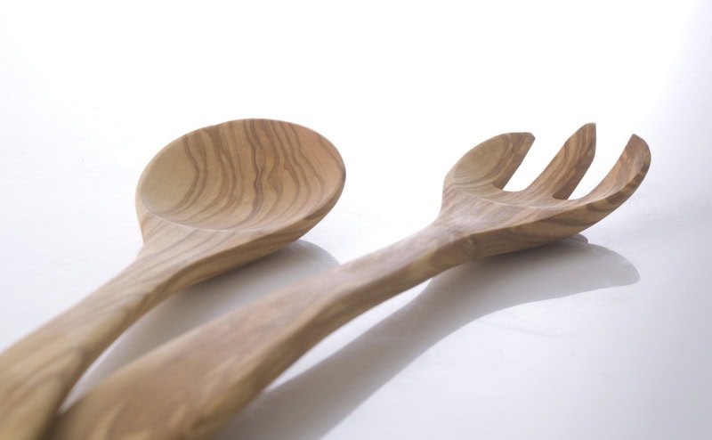 Hochwertiges handgefertigtes Holz Kochbesteck aus Naturholz. Perfekt für Küchen und Servieren.