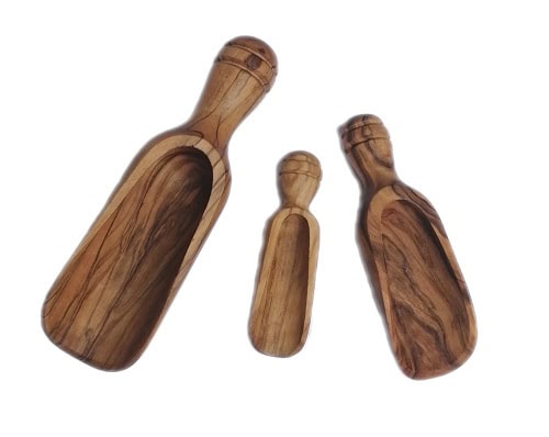 Handgefertigte Holztafeln aus Ischler Holzhandwerk.