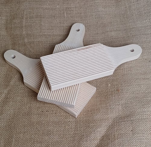 Hochwertige Holzschneidebretter im traditionellen Ischler Holzhandwerk, handgefertigt.