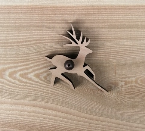 Detailreiche Holzkunstfertigkeit im Ischler Holzhandwerk.