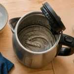 Comment nettoyer une bouilloire : vinaigre et bicarbonate contre le calcaire