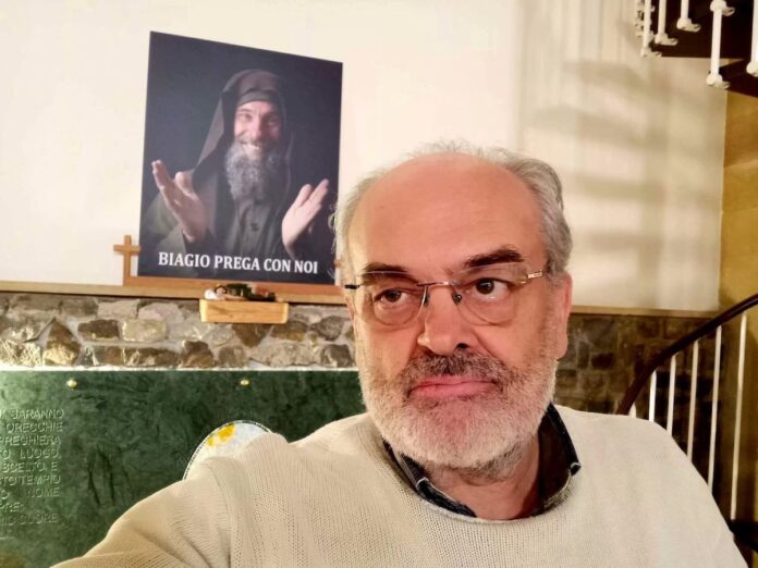 Alessandro a fianco degli ultimi