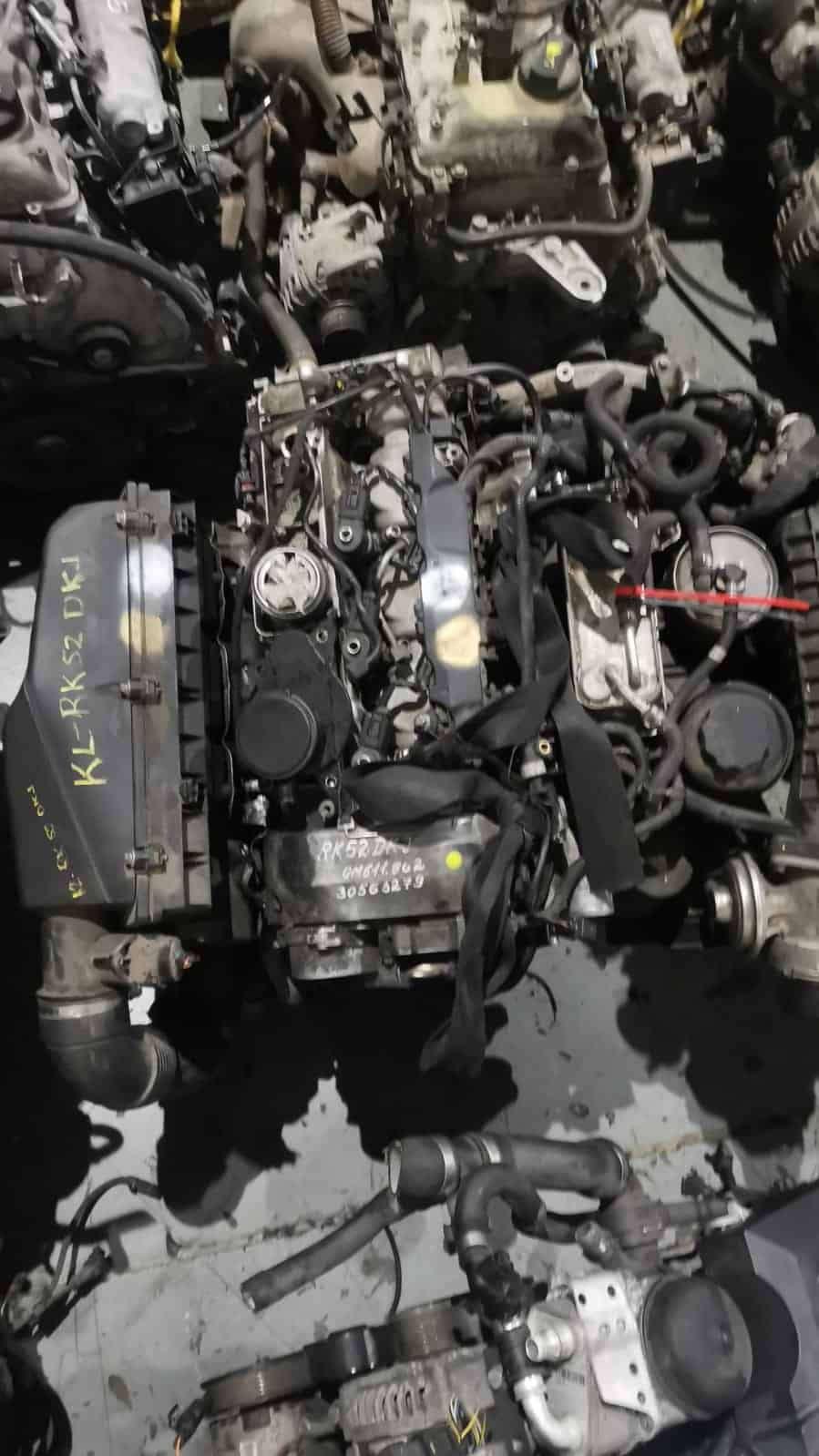 Mercedes Benz C220 2.2 CDI W203 611 RWD engine - Image 2