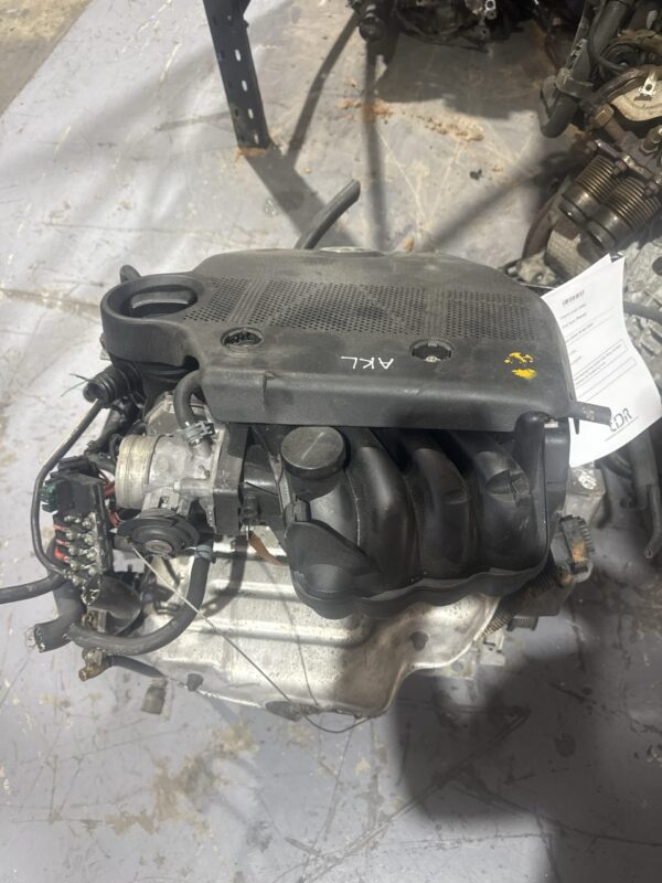 VOLKSWAGEN GOLF 4 1.6 AKL Engine - Image 2
