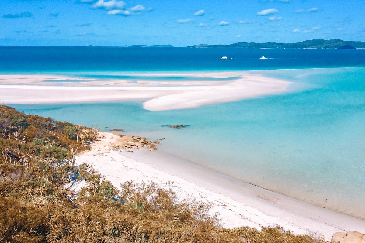 A paradise, white-sand beach in the Whitsundays in Australia 