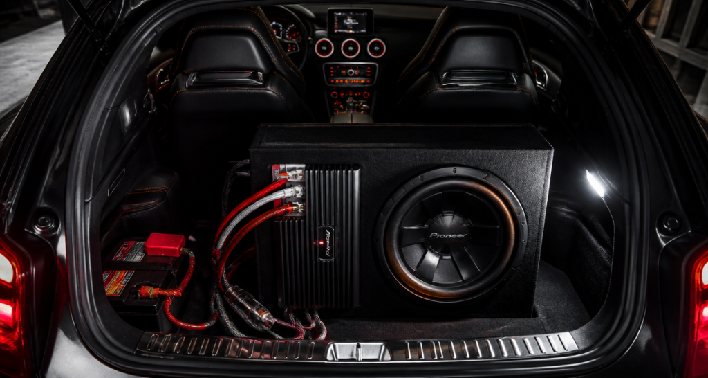 Caisson de basse pour voiture : 3 formats et critères essentiels pour booster votre installation