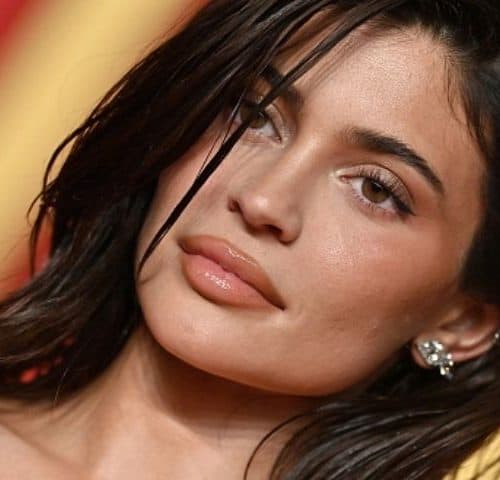 The Secret of Kylie Jenner's Lips The Secret of Kylie Jenner's Lips