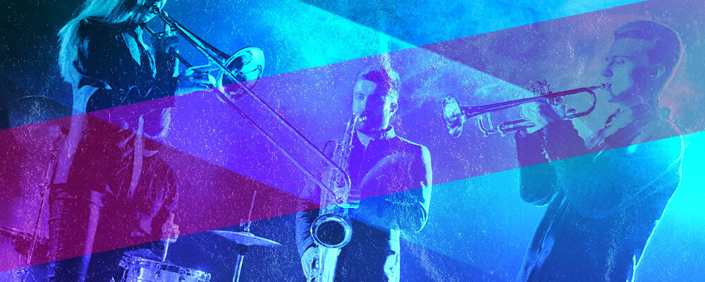 men playing the saxophon