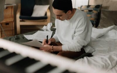 How to Enhance Your Skills as a Singer-Songwriter in College