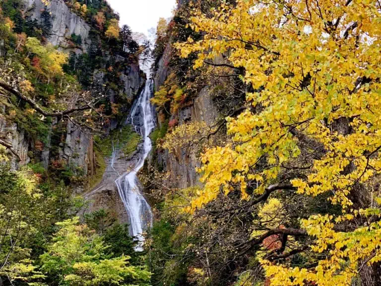 Ginga Waterfall in autumn, a stop in a Hokkaido autumn itinerary