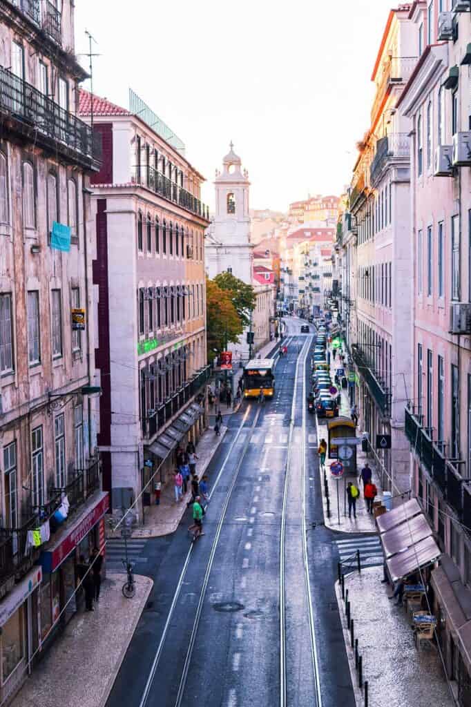 רחוב Rua Limoeiro בשכונת אלפמה בליסבון