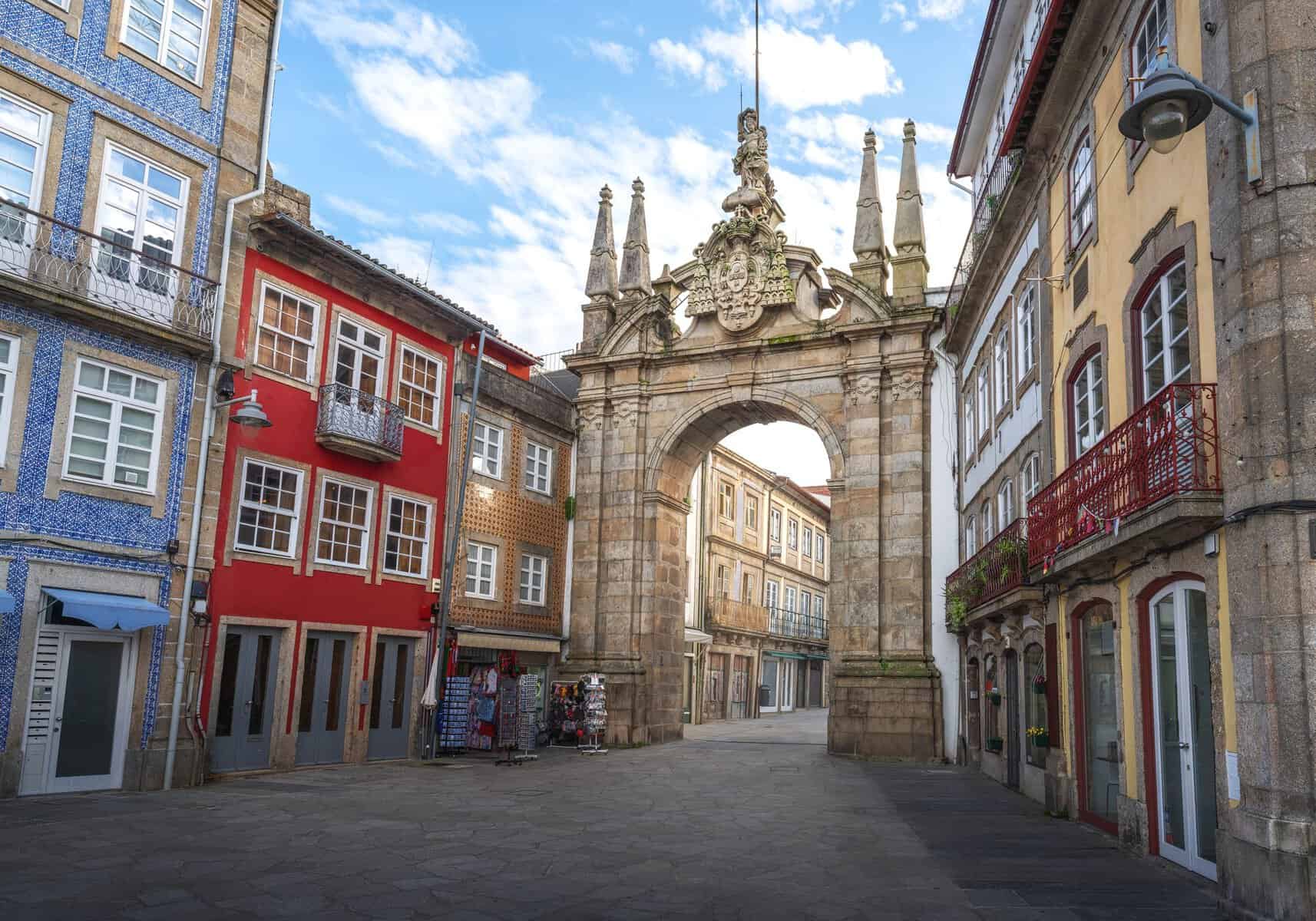 Arch of the New Gate (Arco da Porta Nova) - Braga, Portugal