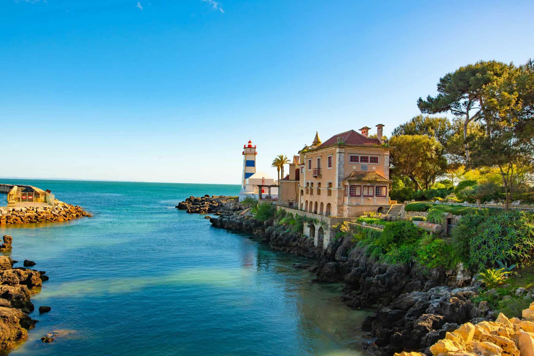 cascais-portugal-santa-maria-lighthouse