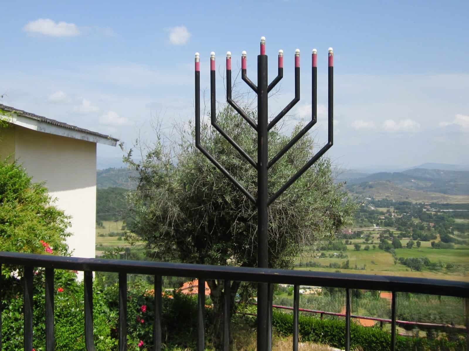 Belmonte-Portugal-Rock-Hanukia