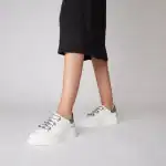 Tosca Blu Sneaker Fenice mit Perlen und Micro-Strass in Weiß-Schwarz – Bild 4