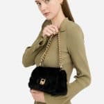 Kleine Tasche LaPuffy aus Kunstpelz – Schwarz