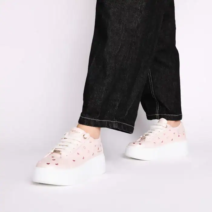 Clara – Leder-Sneaker in Rosa mit bestickten Herzen – Bild 6