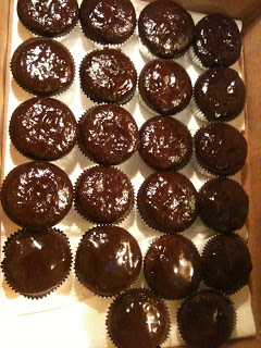 Irresistible Chocolate Passion Fruit Cupcakes with Blackberry: A Decadent Delight for Any Occasion