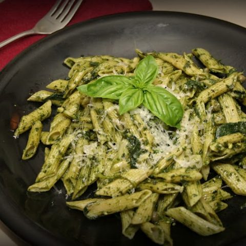 Spinach & Pesto Penne | The Not so Modern Housewife Spinach & Pesto Penne
