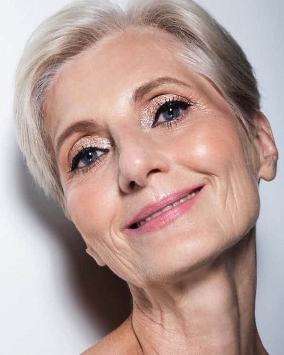 Helles Augen-Make-up für reife Haut