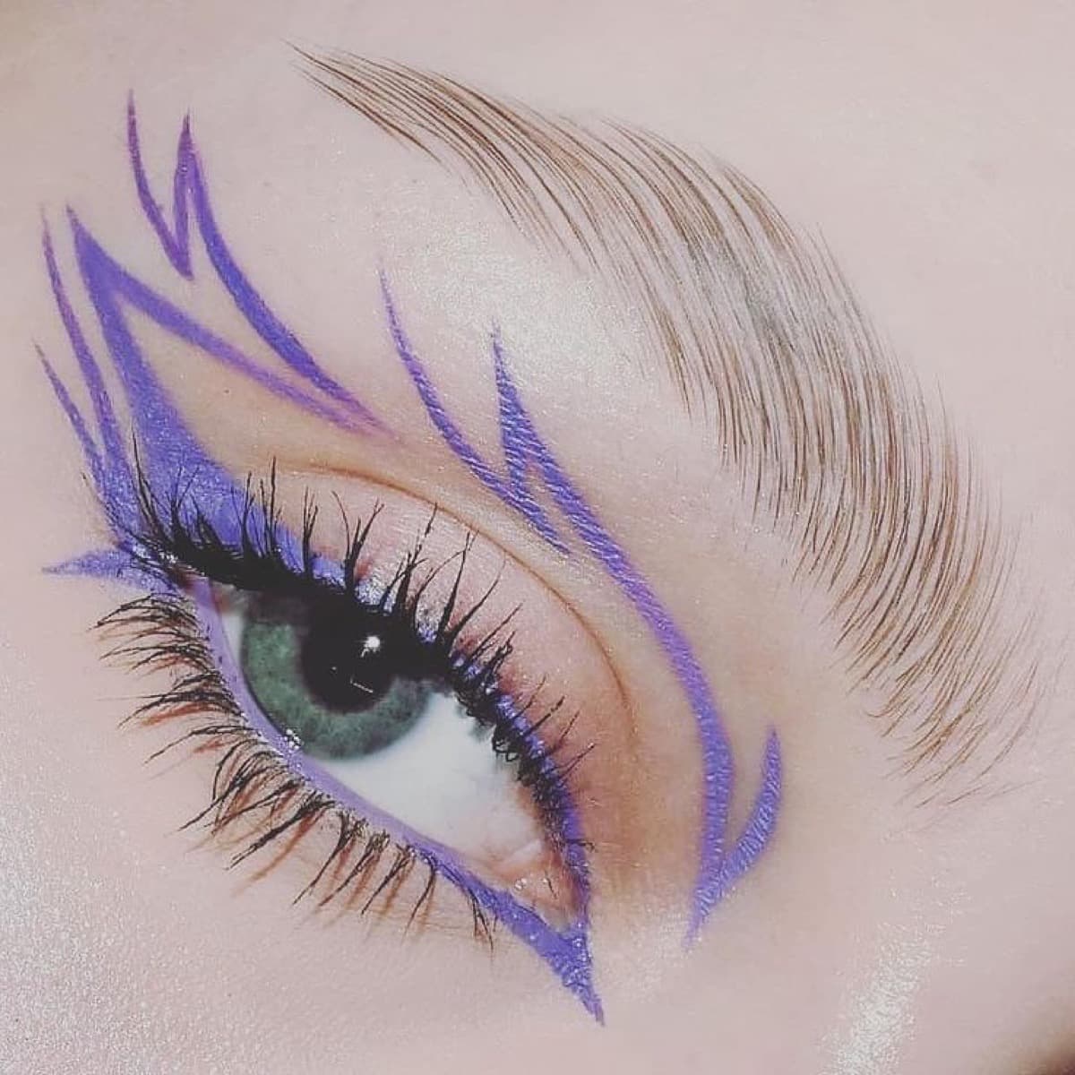 lila Eyeliner
