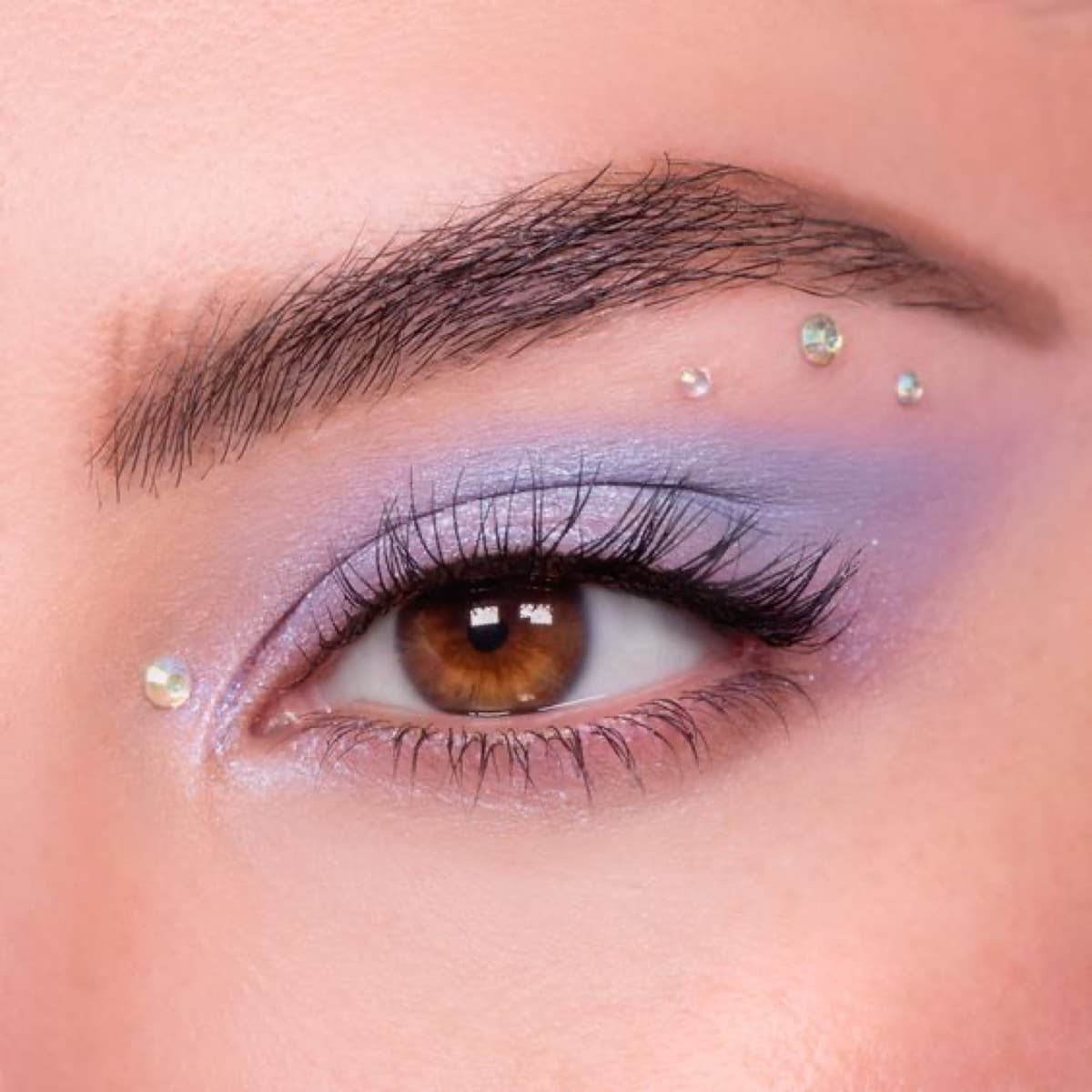 Lila macht braune Augen wett