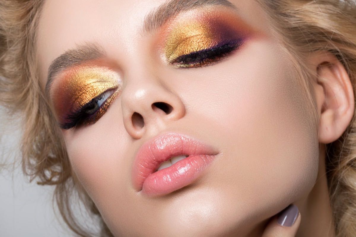 So tragen Sie Augen-Make-up auf