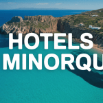vue aerienne hotel minorque ile mediterranee eaux turquoise