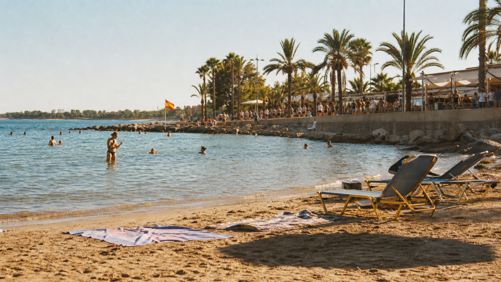 Platja de Magaluf : 1 km de sable, clubs de plage et erreurs à éviter