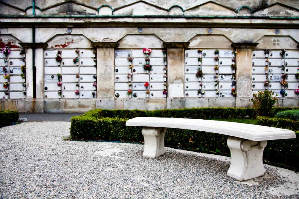 Realizzazione lastre colombario in Marmo a Milano