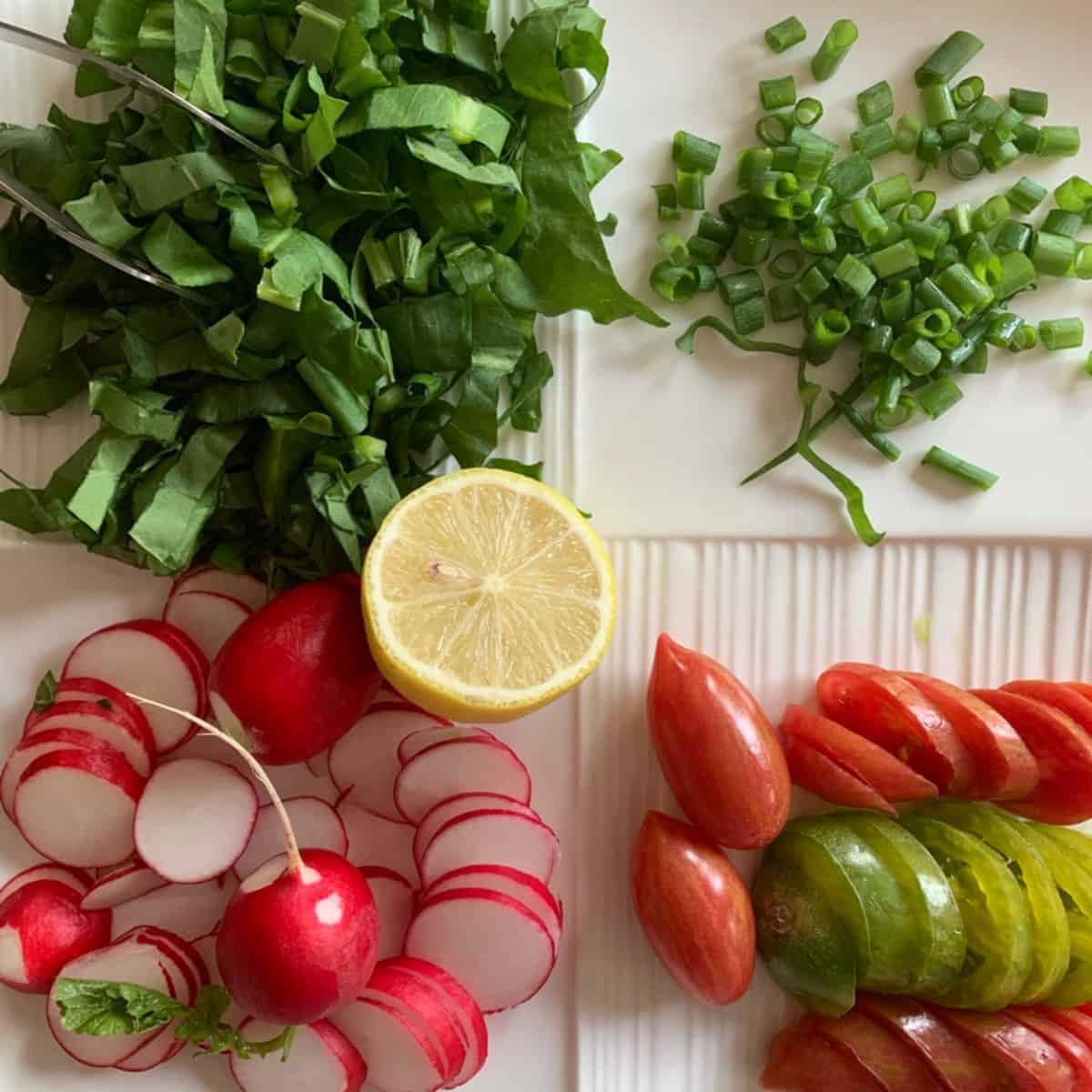 Toppings to go with the falafel.