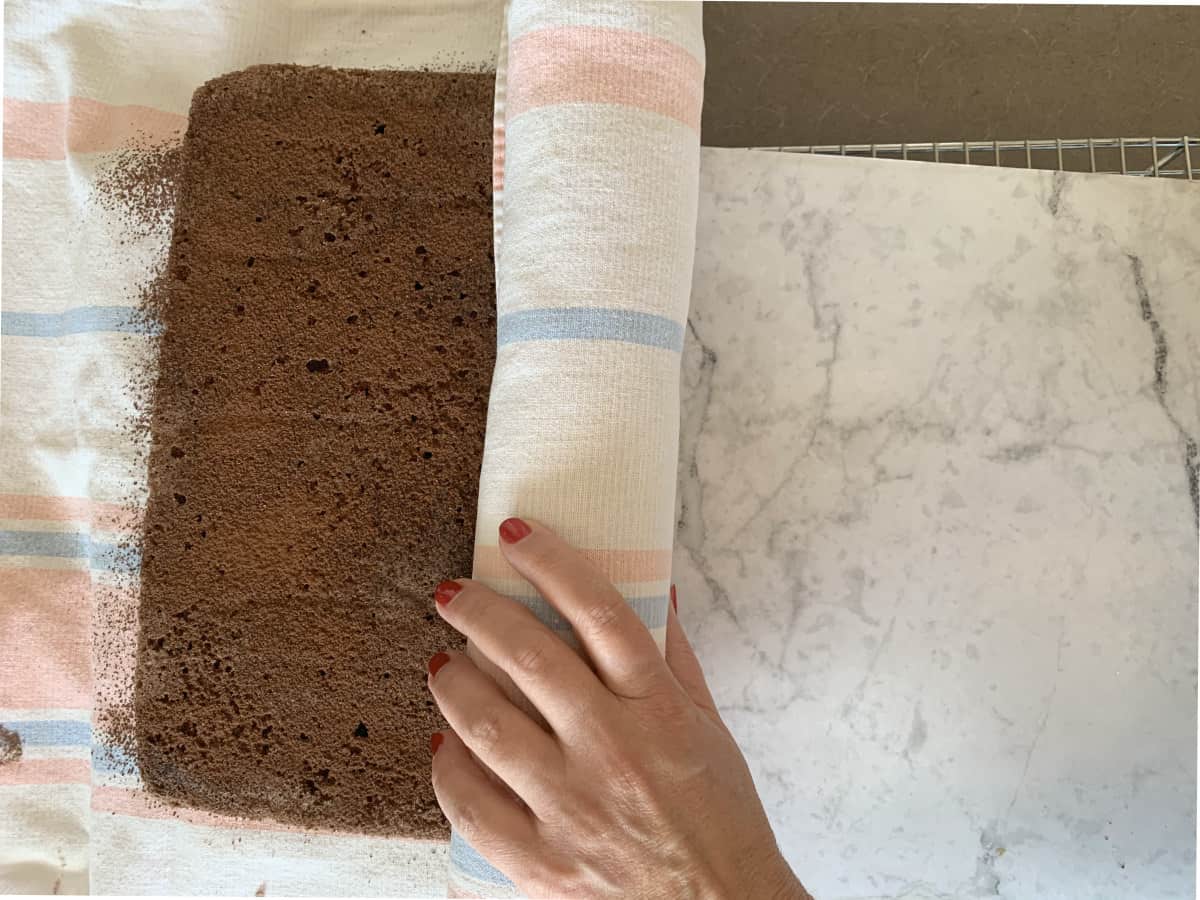 Roll the sheet cake into the towl.