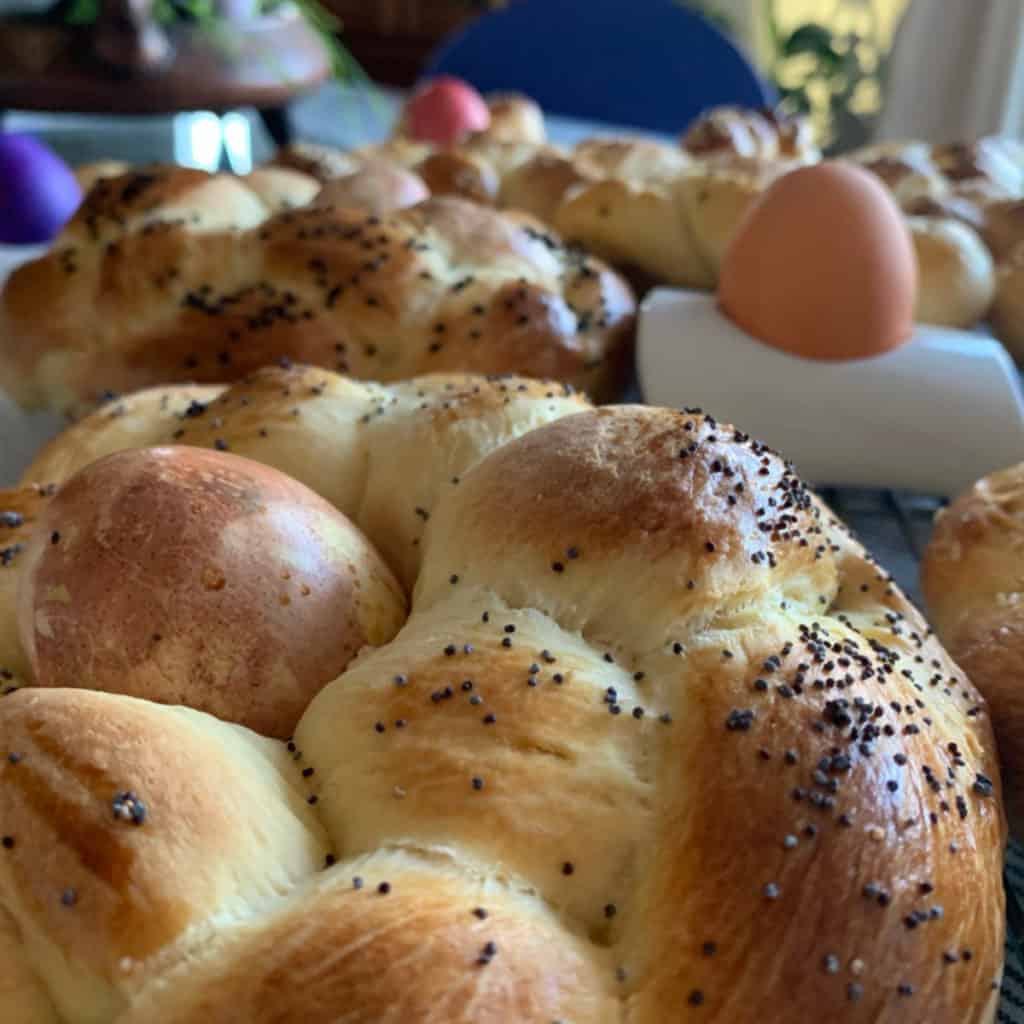 This image has an empty alt attribute; its file name is Chorek_3-1024x1024.jpg