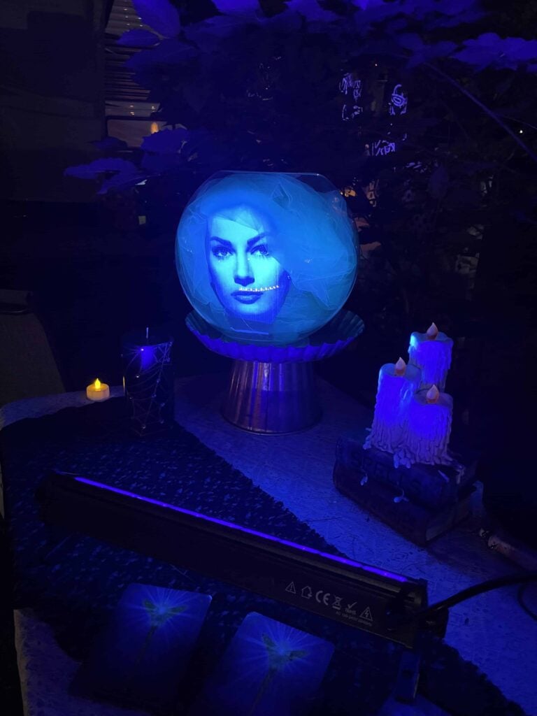 Madam Leota glowing head DIY