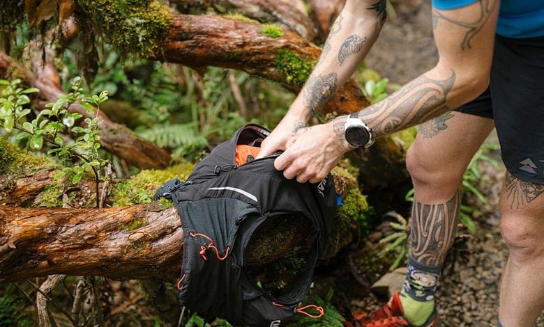 CamelBak APEX PRO Run Vest Diagonal Zip on back pocket
