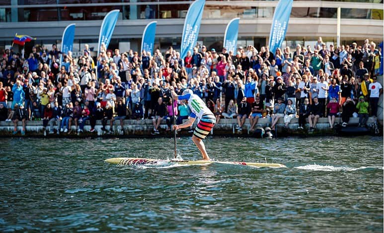 dryrobe becomes an Official Partner of the 2024 ISA World SUP & Paddleboarding Championships