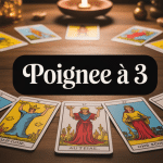 poignée tarot à 3 cartes disposées sur table