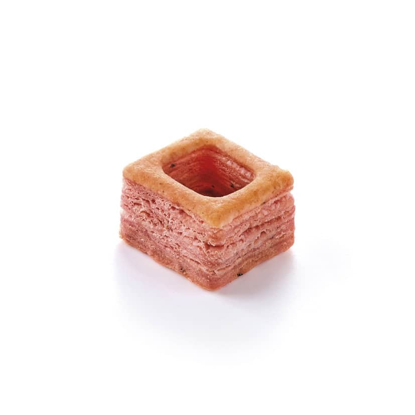 96 Puff Pastry Mini Square Beetroot & Pepper 3.2cm