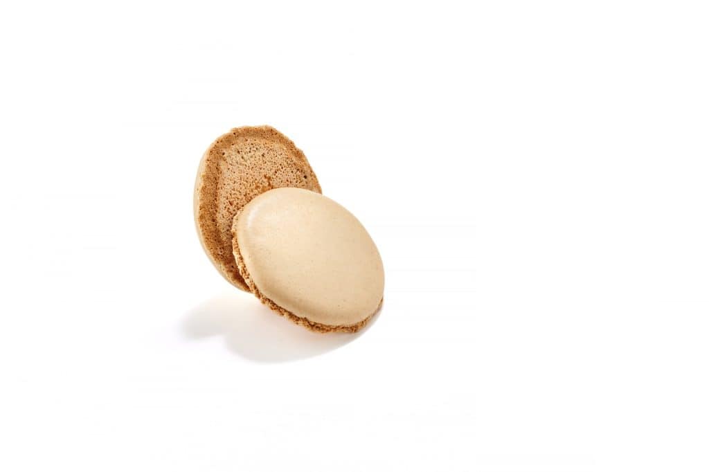 64 Macaron Shells Neutral Ø6.9cm