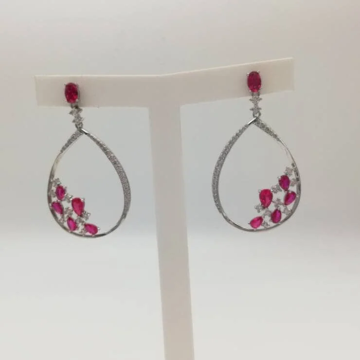 Orecchini Bysimon gioielli in argento e zirconi bianchi e color rubino