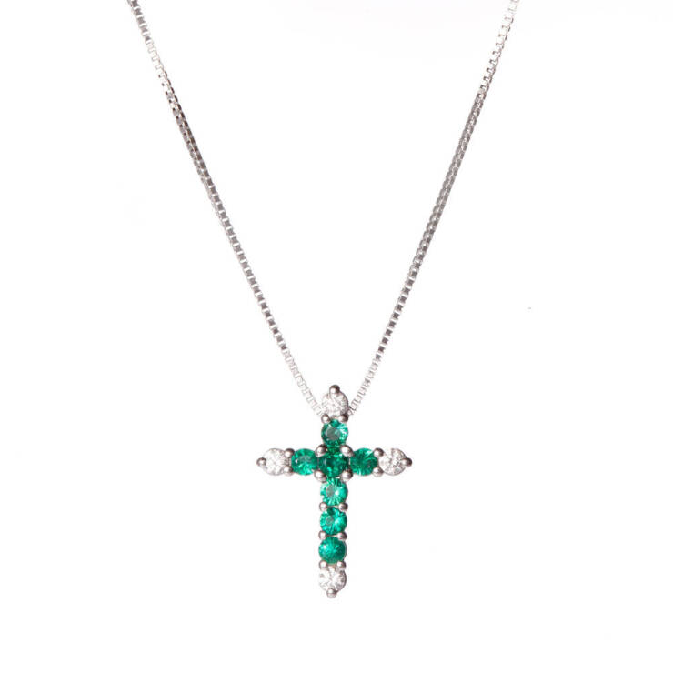 Davite&Delucchi-Collana con croce con smeraldi e diamanti cln010623