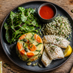 Que servir avec un flan de légumes, assiette avec accompagnements variés