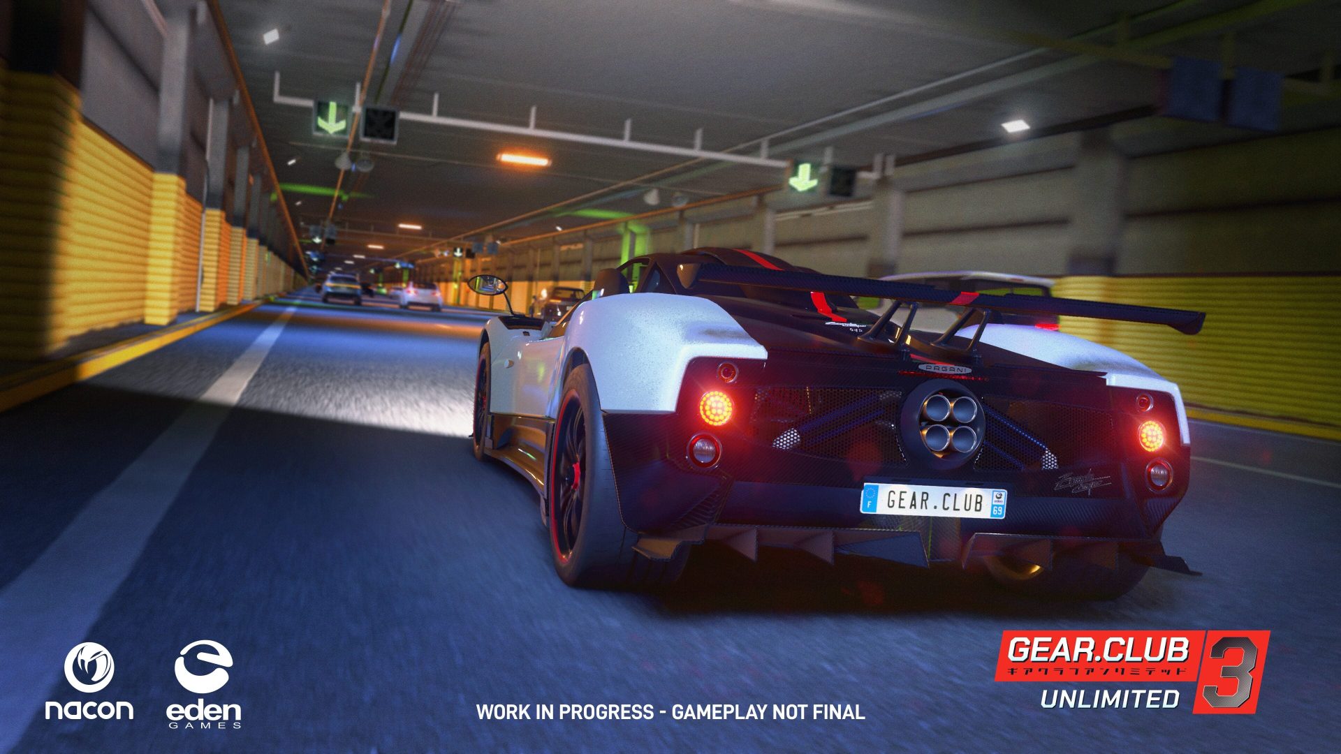 Auto da corsa potente in città, ambientazione futuristica e grafica realistica.