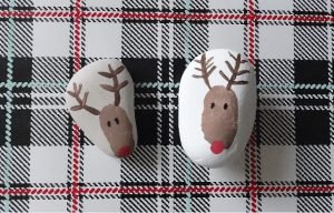 Mom Approved - Christmas rock painting Crafts that your kids will love 6 reindeerpaintedrock