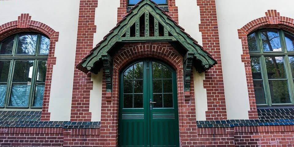 Pensiline per porte d'ingresso